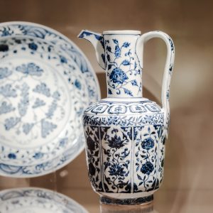 Collection of the museum's ming dynasti vases