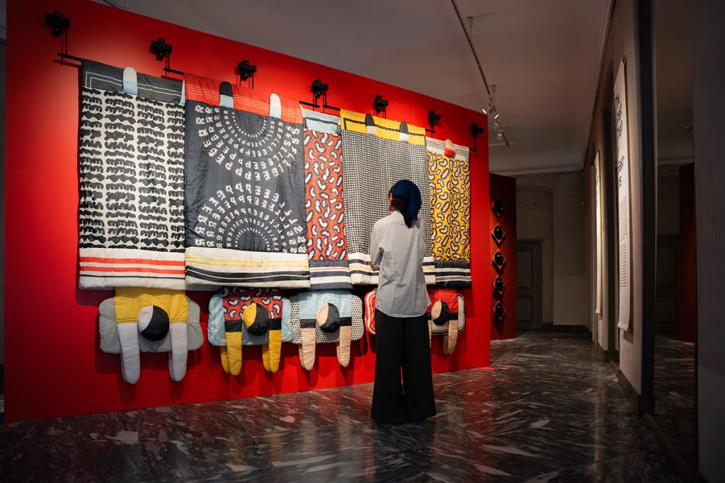 Henrik Vibskov, The Great Chain of Sleepers. Henrik Vibskov: The Exhibition. Photo: Andrea Sonne