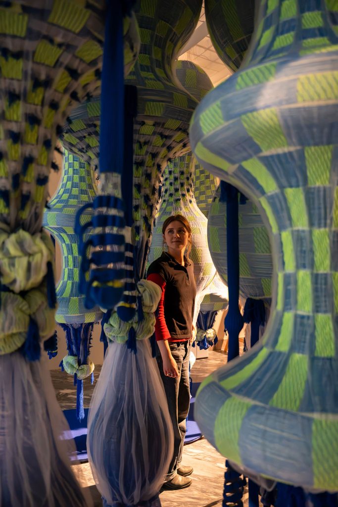 Henrik Vibskov: The Exhibition. Designmuseum Danmark. Foto: Andrea Sonne
